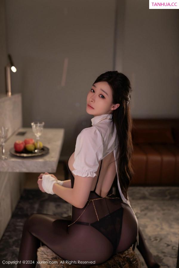 逗逗DouDou  [XiuRen]高清写真图 2024.10.25 No.9350 小逗逗 黑丝美腿第46张图片